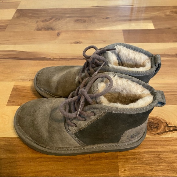 UGG Kids Gray Neumel Boot | 1 - Picture 3 of 10